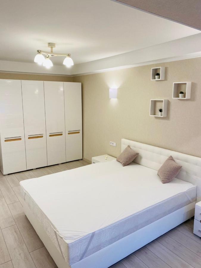 Квартира По Адресу Дружбы Народов 8А Kiev Ngoại thất bức ảnh
