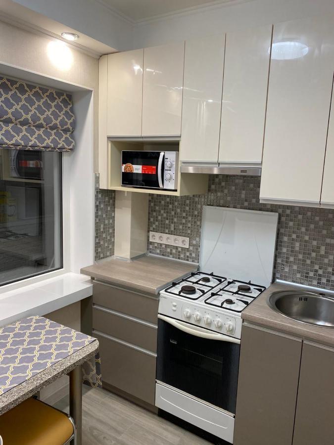 Квартира По Адресу Дружбы Народов 8А Kiev Ngoại thất bức ảnh