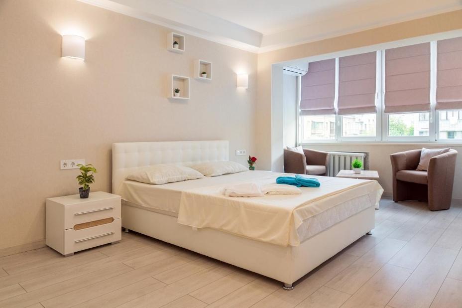 Квартира По Адресу Дружбы Народов 8А Kiev Ngoại thất bức ảnh