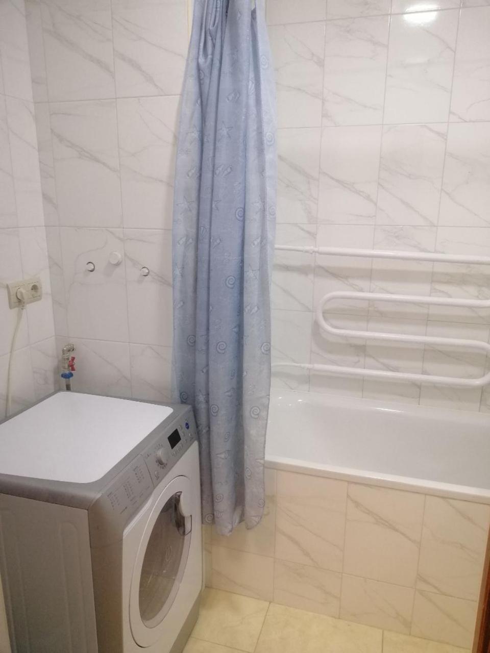 Квартира По Адресу Дружбы Народов 8А Kiev Ngoại thất bức ảnh